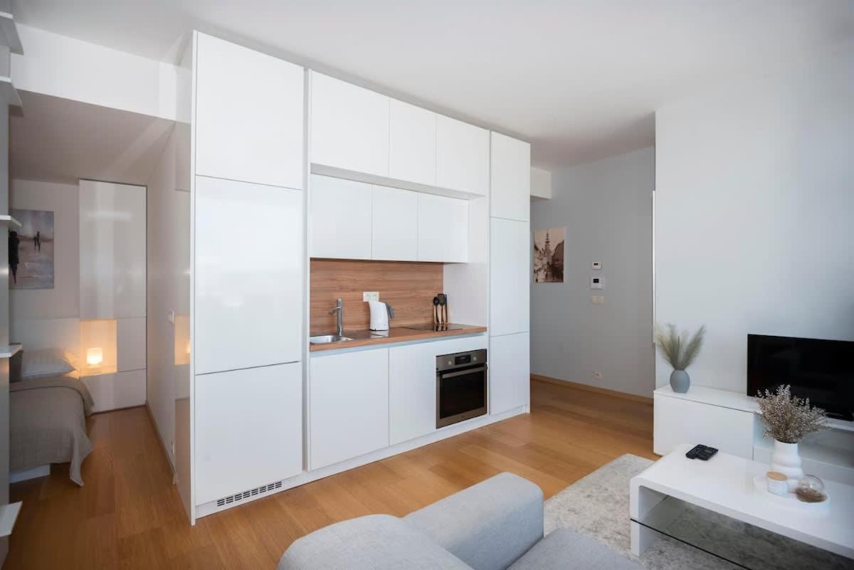 Luxury 1Bdrm On The 28Th Floor Bratislava Exterior foto