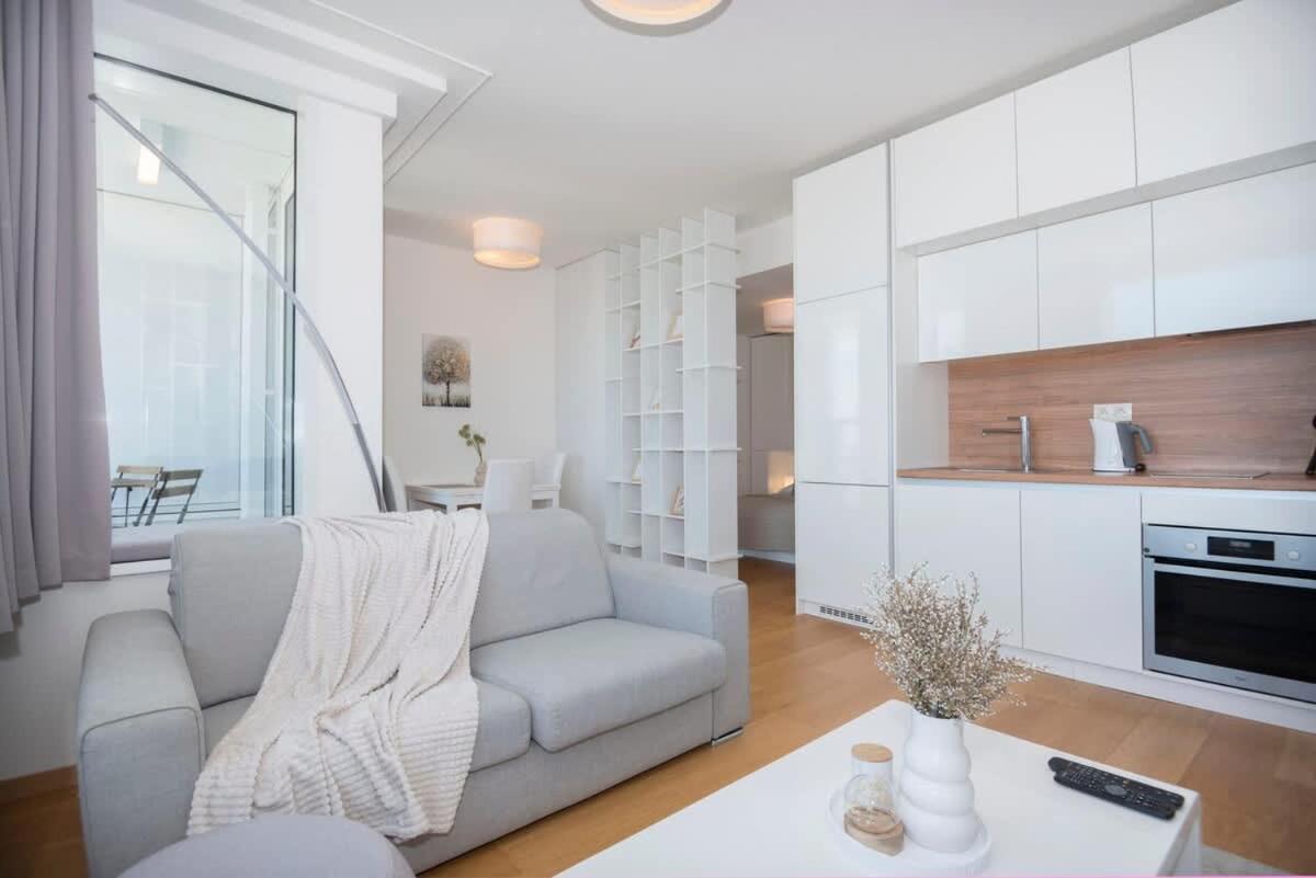 Luxury 1Bdrm On The 28Th Floor Bratislava Exterior foto